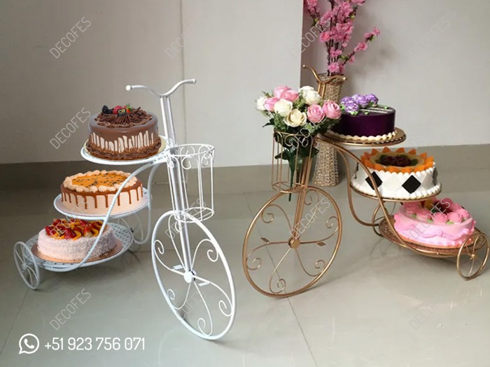 Mobiliario para Eventos - Подставка для торта с трехколесным велосипедом - DECOFES E.I.R.L